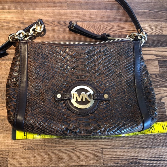 MICHAEL KORS EMBOSSED LEATHER SHOULDER BAG - Picture 5 of 8